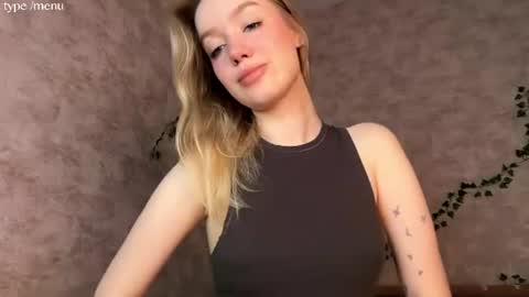 Mia online show from 06.25.26