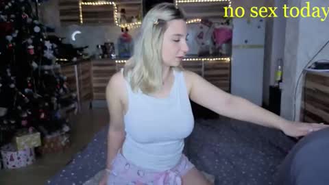 Snapshot of lollove24 chatting on 12.05.25 lollove24 online show from 12.05.25