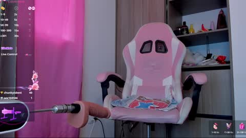 Snapshot of lollypetitte_ chatting on 12.16.24 Lolly online show from 12.16.24