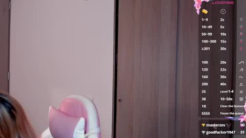 Snapshot of lollypetitte_ chatting on 01.13.25 Lolly online show from 01.13.25