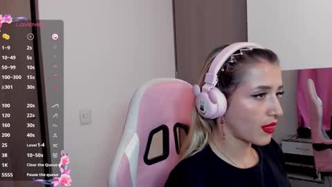 Snapshot of lollypetitte_ chatting on 01.26.25 Lolly online show from 01.26.25