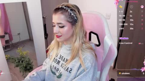 Snapshot of lollypetitte_ chatting on 02.09.25 Lolly online show from 02.09.25