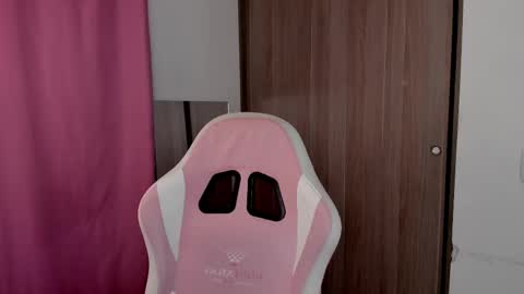 Snapshot of lollypetitte_ chatting on 09.14.25 Lolly online show from 09.14.25