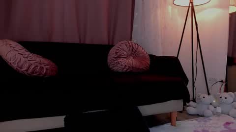 Snapshot of lollypetitte_ chatting on 11.11.25 Lolly online show from 11.11.25