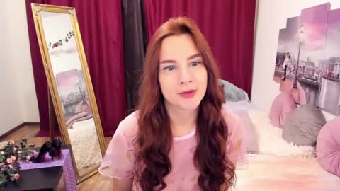 Snapshot of lolomercier chatting on 03.07.25 LoloMercier online show from 03.07.25