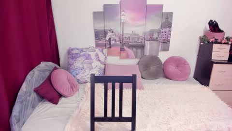 Snapshot of lolomercier chatting on 09.20.25 LoloMercier online show from 09.20.25