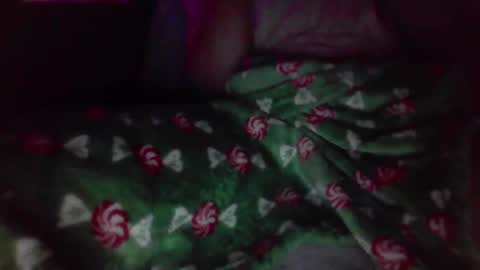 Snapshot of lolwhy21521 chatting on 12.16.25 Lolwhy21 online show from 12.16.25