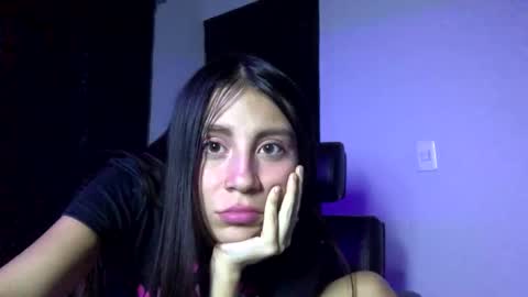 Snapshot of loly_pink_ chatting on 02.08.25 Loly online show from 02.08.25