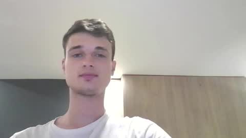 Snapshot of london_tomy chatting on 10.02.25 london_tomy online show from 10.02.25