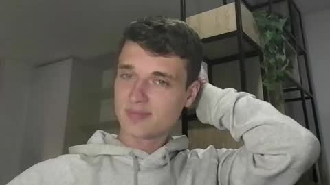 Snapshot of london_tomy chatting on 10.05.25 london_tomy online show from 10.05.25