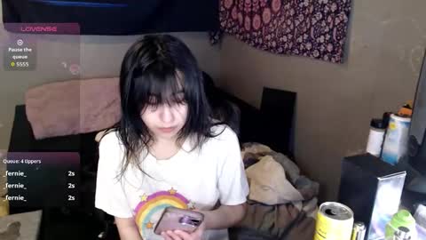 Snapshot of londonray chatting on 11.17.25 londonray online show from 11.17.25