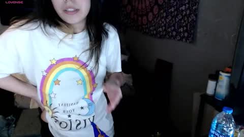 Snapshot of londonray chatting on 11.24.25 londonray online show from 11.24.25