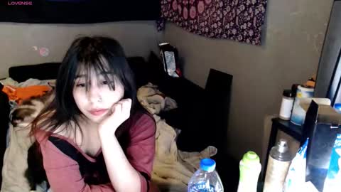 Snapshot of londonray chatting on 12.03.25 londonray online show from 12.03.25