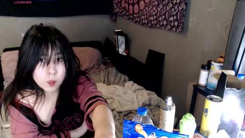 Snapshot of londonray chatting on 12.04.25 londonray online show from 12.04.25