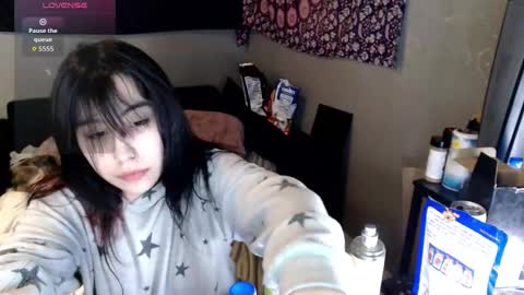 Snapshot of londonray chatting on 12.05.25 londonray online show from 12.05.25