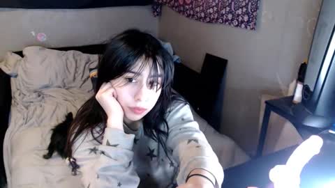 Snapshot of londonray chatting on 12.14.25 londonray online show from 12.14.25