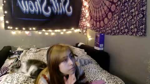 Snapshot of londonray chatting on 06.17.26 londonray online show from 06.17.26