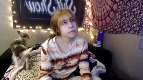 Snapshot of londonray chatting on 06.19.26 londonray online show from 06.19.26
