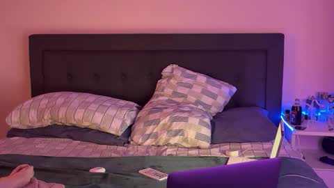 londonvers2005 online show from 11.19.25