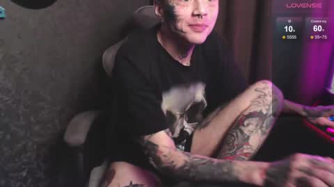 Snapshot of lone1ycrystal chatting on 01.11.25 Chris online show from 01.11.25