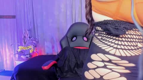 Jennifer  online show from 04.28.26