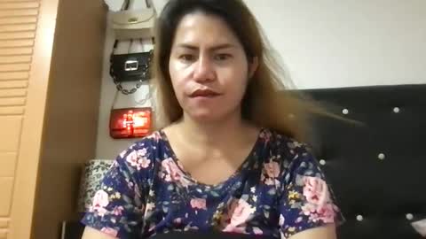 Snapshot of longasiansausage chatting on 10.10.25 TOPwithEXTRABiG online show from 10.10.25