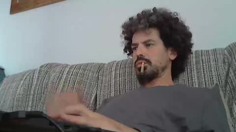 Snapshot of longnight5 chatting on 11.17.25 Alejandro Rulitos Twitter longnight55 Intagram 5longnight5 online show from 11.17.25