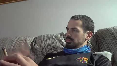 Snapshot of longnight5 chatting on 12.15.25 Alejandro Rulitos Twitter longnight55 Intagram 5longnight5 online show from 12.15.25