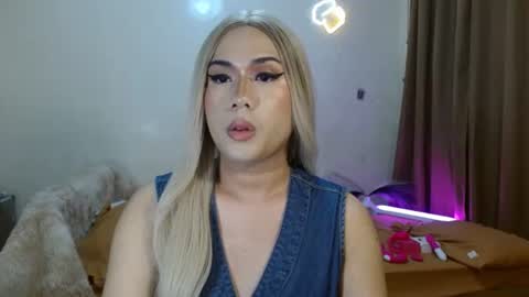 Snapshot of longoria_crawford chatting on 10.18.25 My Lover Dadddy roberto online show from 10.18.25