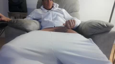 Snapshot of look_bigcock chatting on 03.08.25 Seamus Love online show from 03.08.25