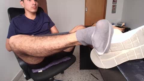 looki 16 online show from 11.28.25