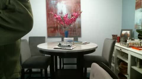 Snapshot of loop102 chatting on 10.27.25 loop102 online show from 10.27.25