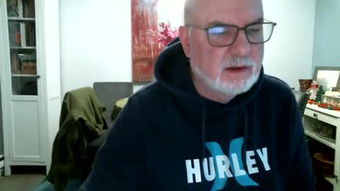 Snapshot of loop102 chatting on 12.02.25 loop102 online show from 12.02.25