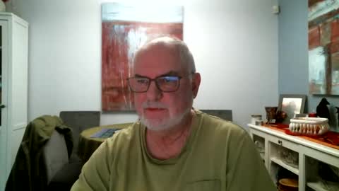 Snapshot of loop102 chatting on 03.14.26 loop102 online show from 03.14.26