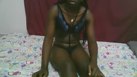 lora_amor online show from 10.29.25