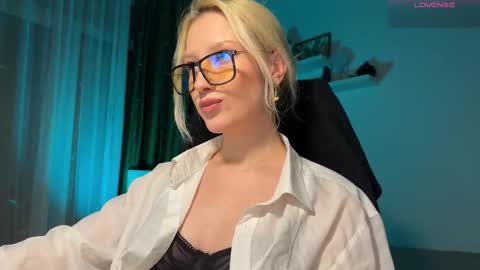 Lora heil online show from 01.19.26