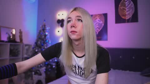 lora_long online show from 12.21.25