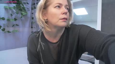 Lora online show from 12.05.25