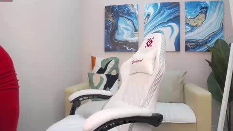 Lora online show from 12.15.25