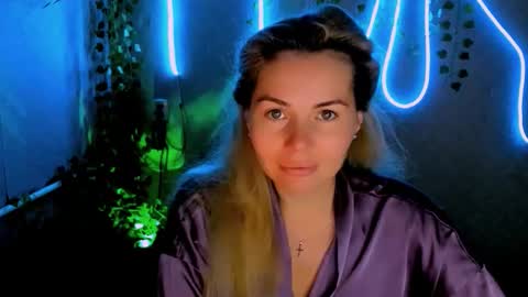 Lora online show from 09.18.25