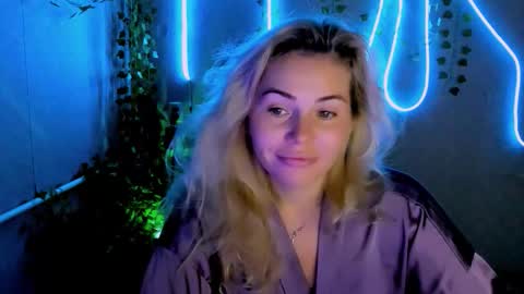 Lora online show from 09.19.25