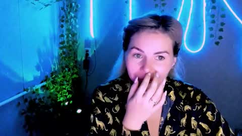 Lora online show from 09.25.25