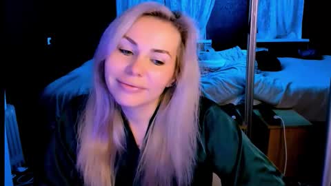 Lora online show from 10.16.25