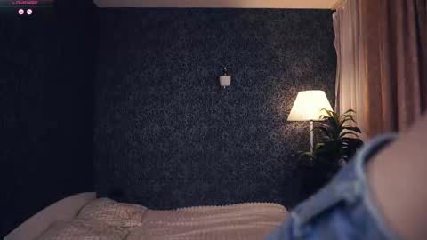 Lora online show from 12.03.25