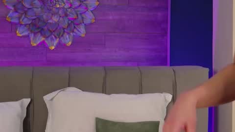 Snapshot of loradevine chatting on 02.13.26 Lora online show from 02.13.26