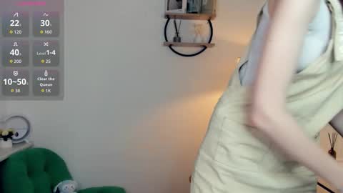 Snapshot of loradimmick chatting on 11.14.25 Lora online show from 11.14.25