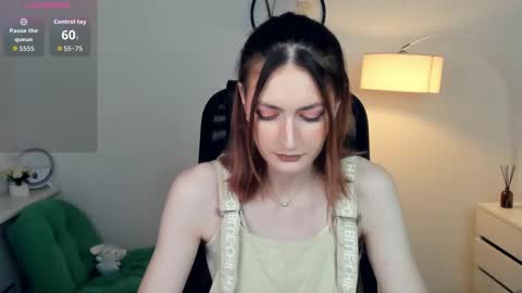 Snapshot of loradimmick chatting on 11.28.25 Lora online show from 11.28.25