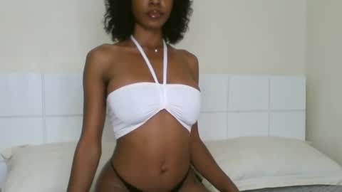 Snapshot of loraforreal chatting on 01.04.25 Blackcat online show from 01.04.25