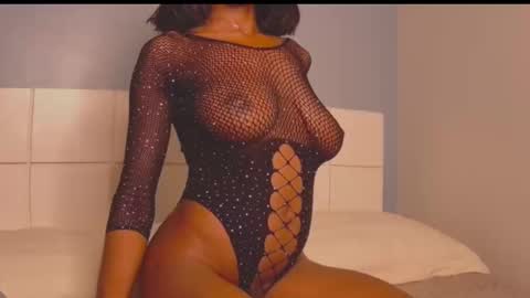 Snapshot of loraforreal chatting on 09.28.25 Blackcat online show from 09.28.25