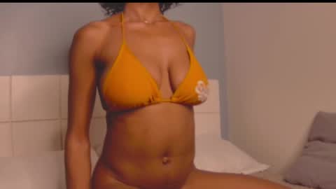 Snapshot of loraforreal chatting on 10.05.25 Blackcat online show from 10.05.25